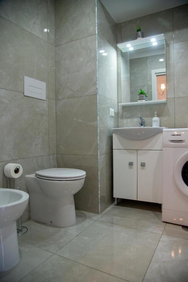 Domus Anticaglia By Domusextra Apartment เนเปิลส์ ภายนอก รูปภาพ