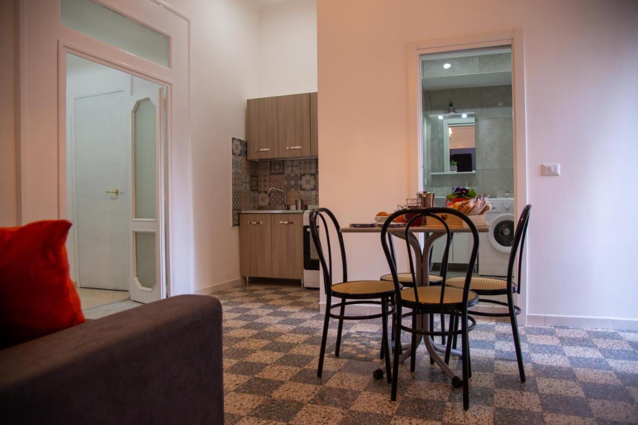 Domus Anticaglia By Domusextra Apartment เนเปิลส์ ภายนอก รูปภาพ